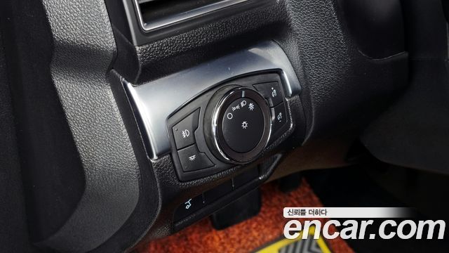 Ford Explorer 2.3 Limited 4WD 5th 2019 — фото 29