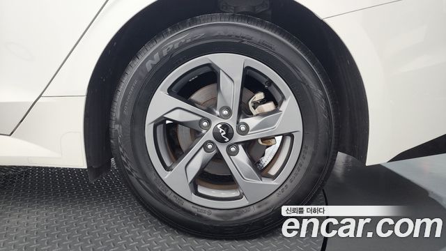 Kia K5 (III) 2.0 LPi(Rent) Trendy 2024 — фото 21