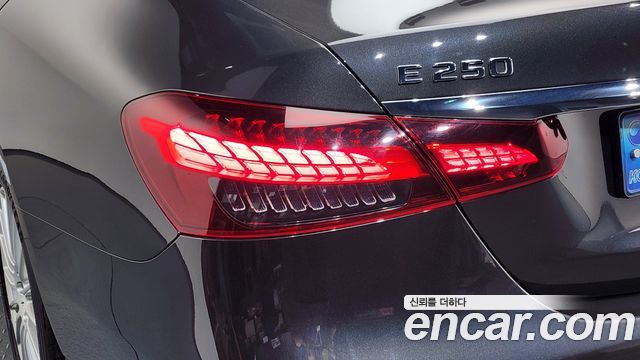 Mercedes-Benz E-Class (W213) E250 Exclusive 2022 — фото 23
