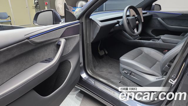 Tesla Model Y Premium Long Range AWD 2026 — фото 10
