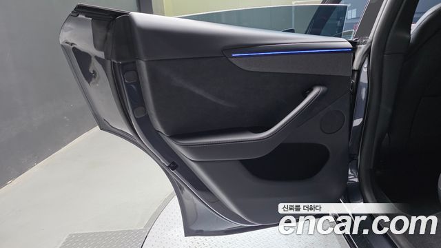 Tesla Model Y Premium Long Range AWD 2026 — фото 25