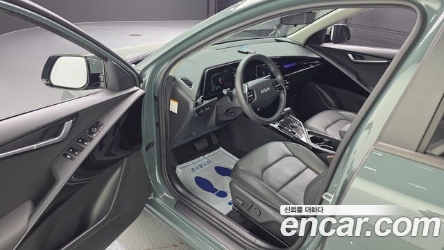 Kia Niro Prestige 2022 — фото 10