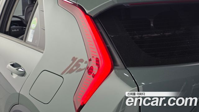 Kia Niro Prestige 2022 — фото 23