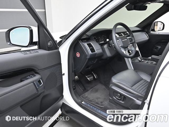Land Rover Discovery 5 2.0 P300 S 2025 — фото 15