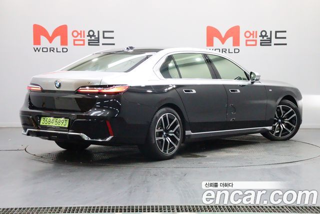 BMW 7 Series (G70) 740i sDrive M Sport 2023 — фото 3