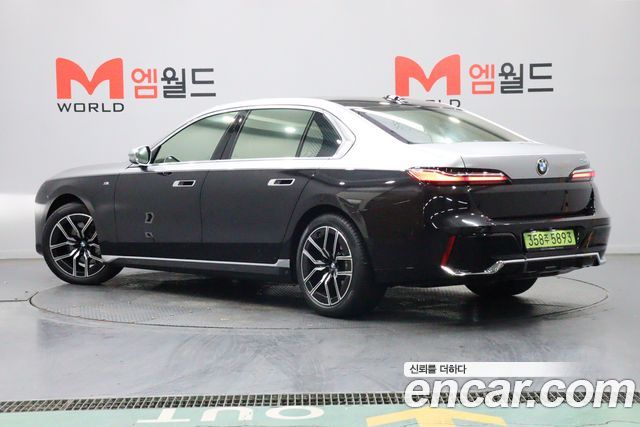 BMW 7 Series (G70) 740i sDrive M Sport 2023 — фото 4