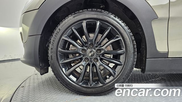 MINI Cooper Clubman Untied suit Edition 2nd 2019 — фото 5