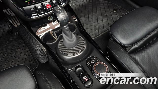 MINI Cooper Clubman Untied suit Edition 2nd 2019 — фото 9