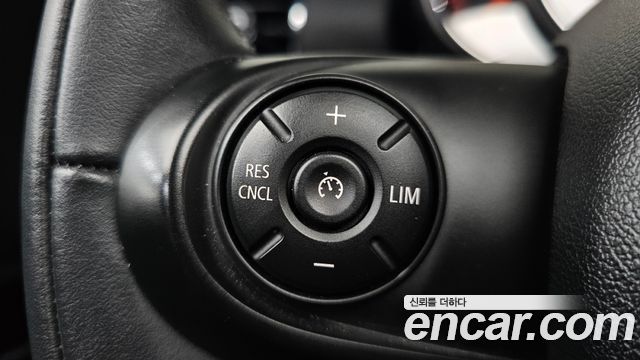 MINI Cooper Clubman Untied suit Edition 2nd 2019 — фото 15
