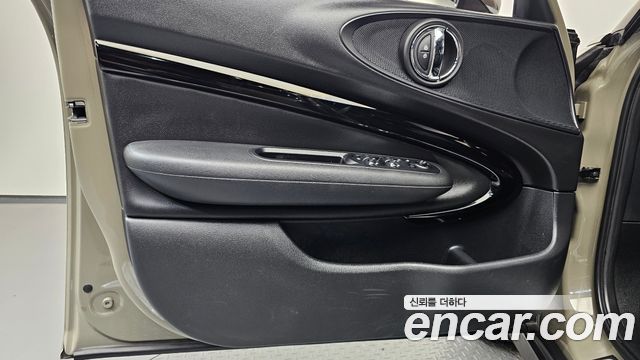 MINI Cooper Clubman Untied suit Edition 2nd 2019 — фото 24