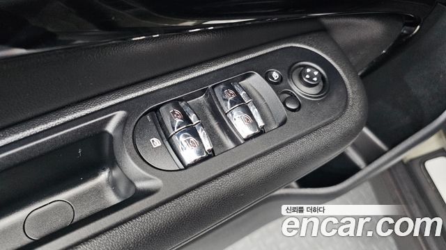 MINI Cooper Clubman Untied suit Edition 2nd 2019 — фото 29