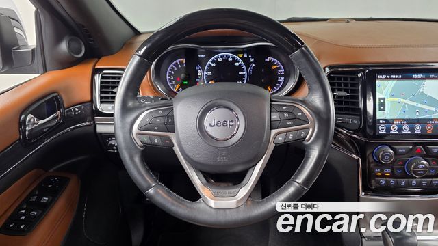 Jeep Grand Cherokee 3.6 Overland WK2 2020 — фото 17