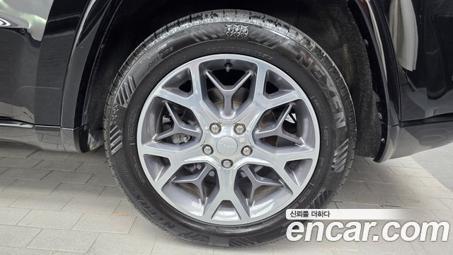 Jeep Grand Cherokee 3.6 Overland WK2 2020 — фото 27