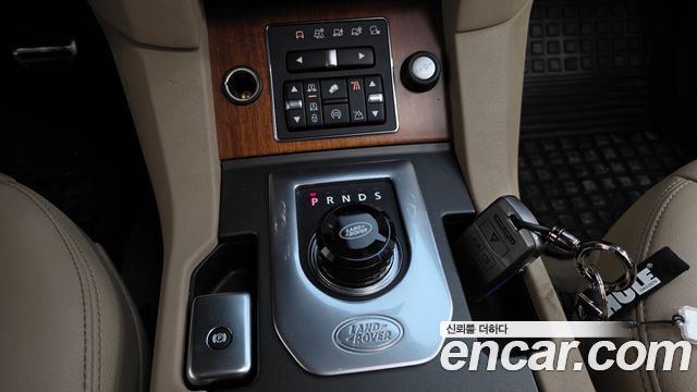 Land Rover Discovery 4 3.0 SDV6 HSE 2015 — фото 9