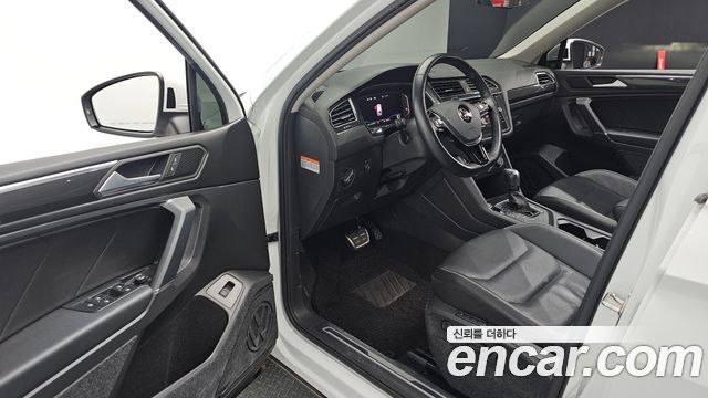 Volkswagen Tiguan Allspace 2.0 TDI Prestige 2020 — фото 11