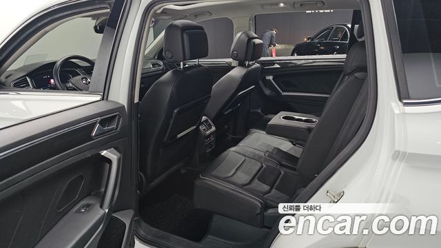 Volkswagen Tiguan Allspace 2.0 TDI Prestige 2020 — фото 12