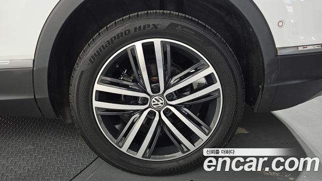 Volkswagen Tiguan Allspace 2.0 TDI Prestige 2020 — фото 21