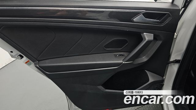 Volkswagen Tiguan Allspace 2.0 TDI Prestige 2020 — фото 25