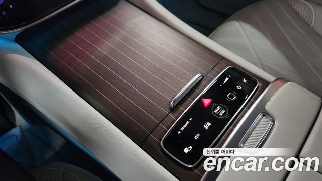 Mercedes-Benz EQS SUV (X296) EQS580 4MATIC Launch Edition 2023 — фото 6
