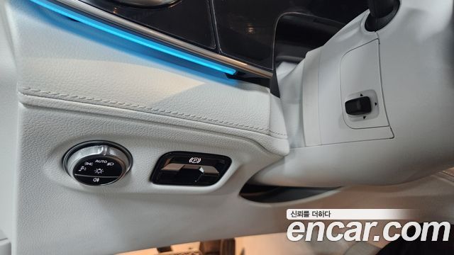 Mercedes-Benz EQS SUV (X296) EQS580 4MATIC Launch Edition 2023 — фото 16