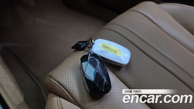 Genesis G80 (RG3) Gasoline 3.5 Turbo AWD 2025 — фото 16