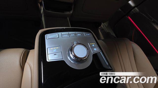 Genesis G80 (RG3) Gasoline 3.5 Turbo AWD 2025 — фото 19