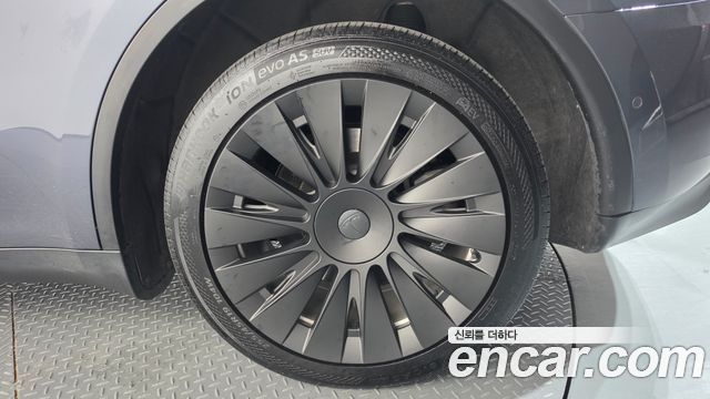 Tesla Model Y Long Range AWD 2022 — фото 21