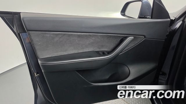 Tesla Model Y Long Range AWD 2022 — фото 24