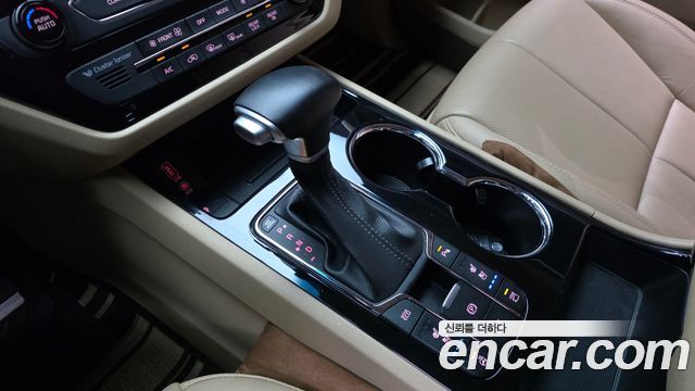 Kia Carnival Gasoline 9-Seater Noblesse Special 2019 — фото 9