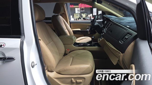Kia Carnival Gasoline 9-Seater Noblesse Special 2019 — фото 11