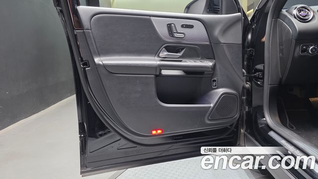 Mercedes-Benz GLB-Class (X247) GLB200 d 2021 — фото 24