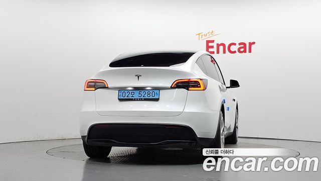 Tesla Model Y RWD 2024 — фото 4