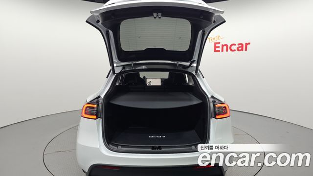 Tesla Model Y RWD 2024 — фото 37