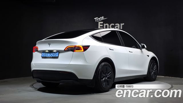 Tesla Model Y Standard Range RWD 2021 — фото 2