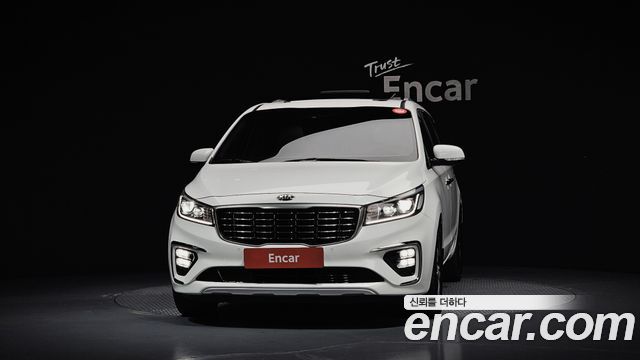 Kia Carnival 9-Seater Prstige 2020 — фото 3