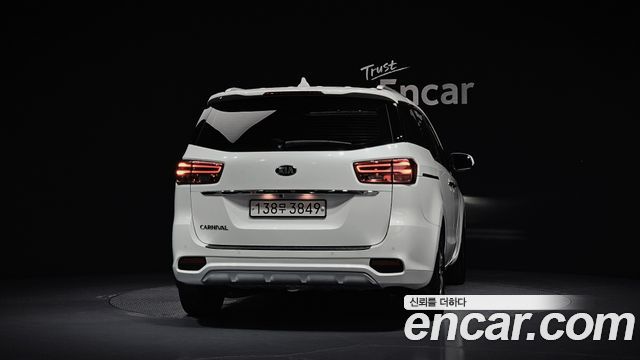 Kia Carnival 9-Seater Prstige 2020 — фото 4