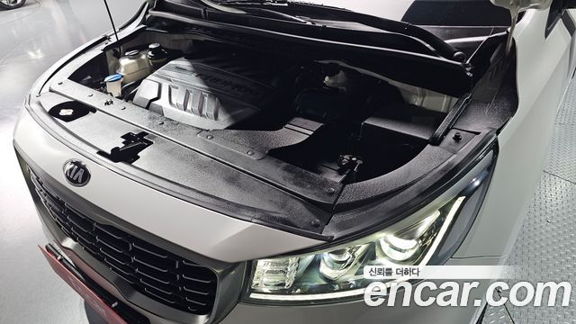 Kia Carnival 9-Seater Prstige 2020 — фото 6