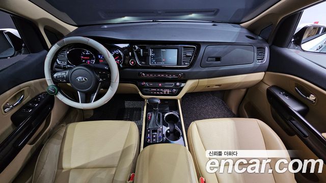 Kia Carnival 9-Seater Prstige 2020 — фото 7