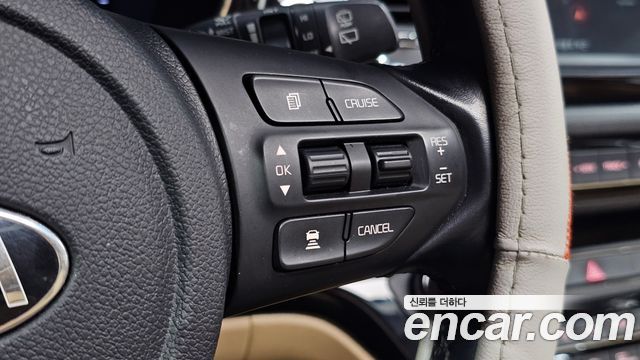Kia Carnival 9-Seater Prstige 2020 — фото 15