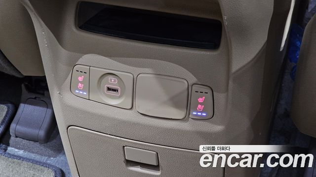 Kia Carnival 9-Seater Prstige 2020 — фото 18