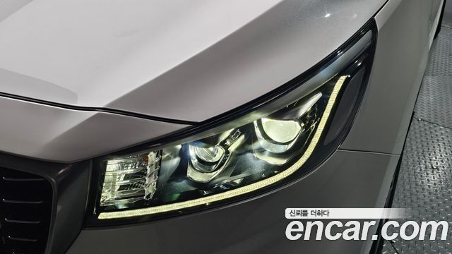Kia Carnival 9-Seater Prstige 2020 — фото 22