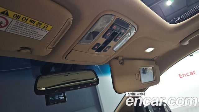 Kia Carnival 9-Seater Prstige 2020 — фото 28