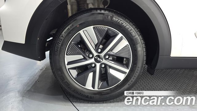 Kia Niro 1.6 HEV Prestige 2022 — фото 5