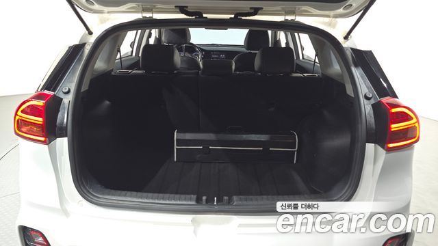 Kia Niro 1.6 HEV Prestige 2022 — фото 18