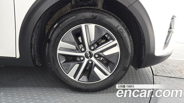 Kia Niro 1.6 HEV Prestige 2022 — фото 21