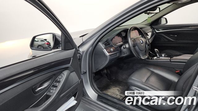 BMW 5 Series (F10) 520d 2015 — фото 10