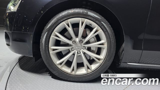Audi A8 3.0 TDI Quattro LWB D4 2014 — фото 5