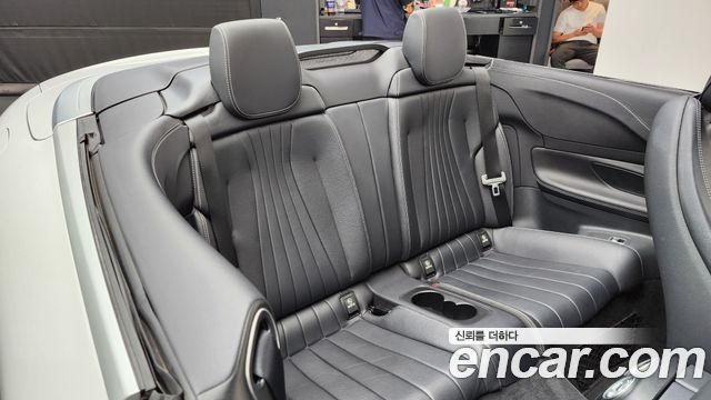 Mercedes-Benz E-Class (W213) E220d Cabriolet 2018 — фото 11