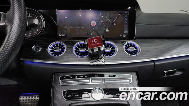 Mercedes-Benz E-Class (W213) E220d Cabriolet 2018 — фото 13