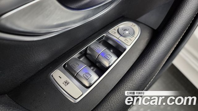 Mercedes-Benz E-Class (W213) E220d Cabriolet 2018 — фото 17